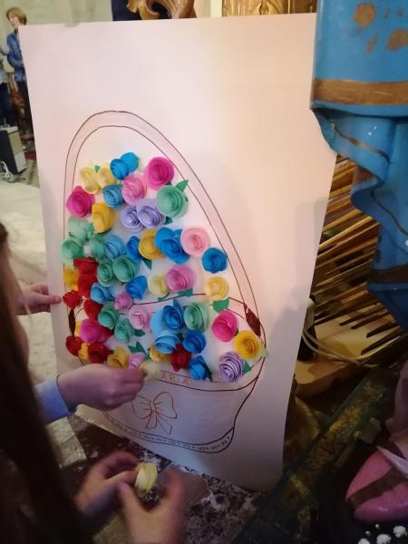 Passeggiata tra i capitelli dedicati a Maria con il gruppo di catechismo di terza elementare