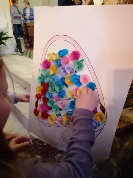 Passeggiata tra i capitelli dedicati a Maria con il gruppo di catechismo di terza elementare